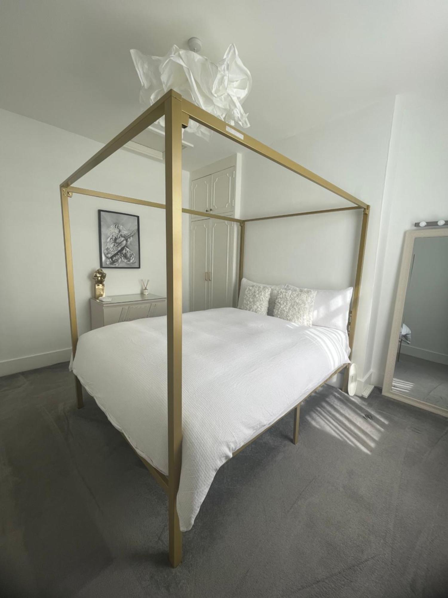 Queen Bedroom In Maida Vale Londra Exterior foto