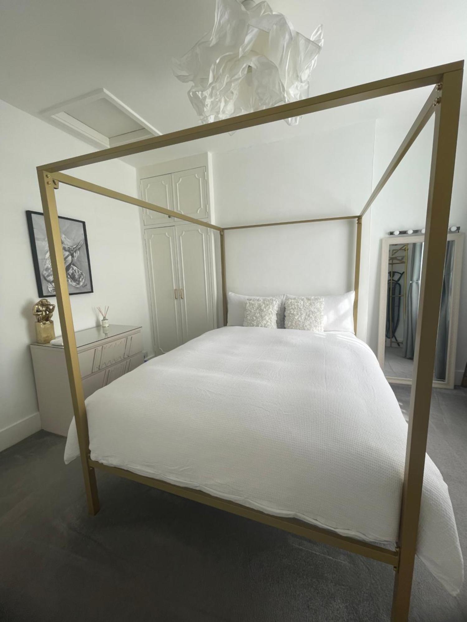 Queen Bedroom In Maida Vale Londra Exterior foto